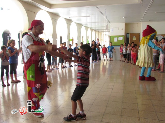 كفرقاسم - فيديو  : تعليم هواية ركوب الخيل في مدرسة جنة ابن رشد في اليوم الرابع لصيف الصادقة 